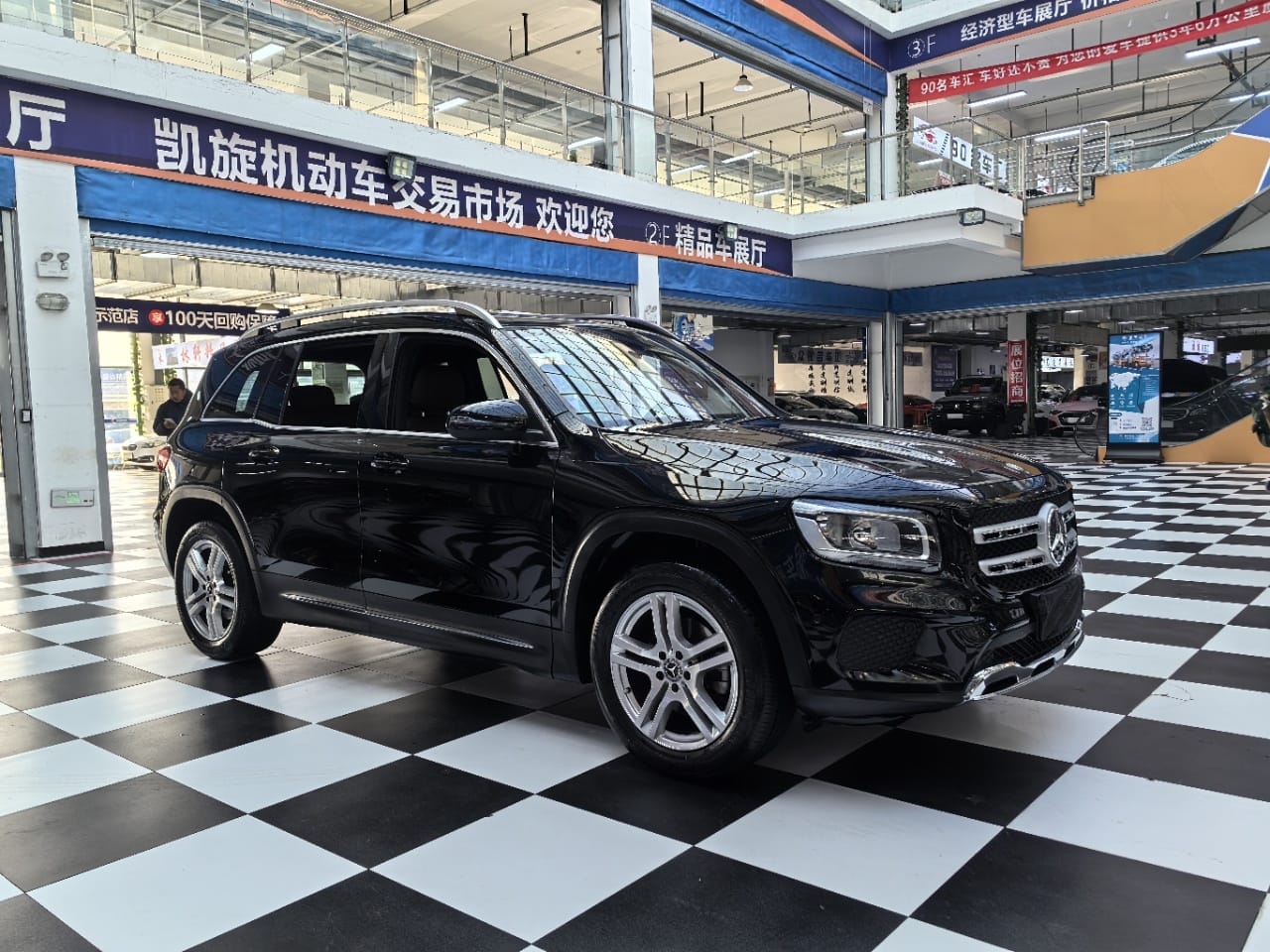 Mercedes-Benz GLB 180