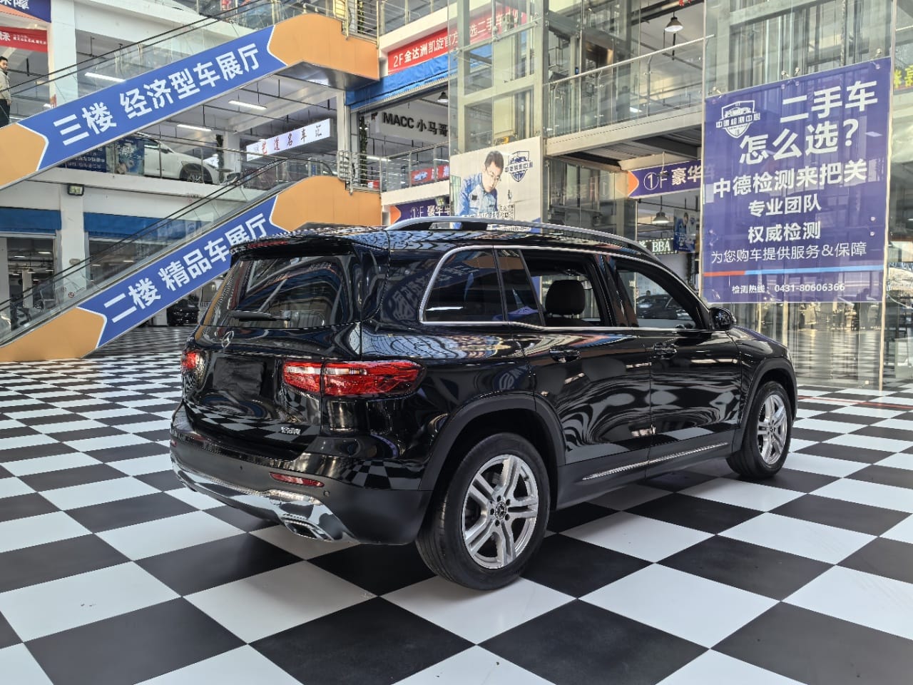 Mercedes-Benz GLB 180