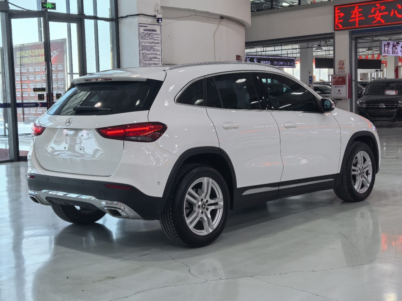 Mercedes-Benz GLA 180