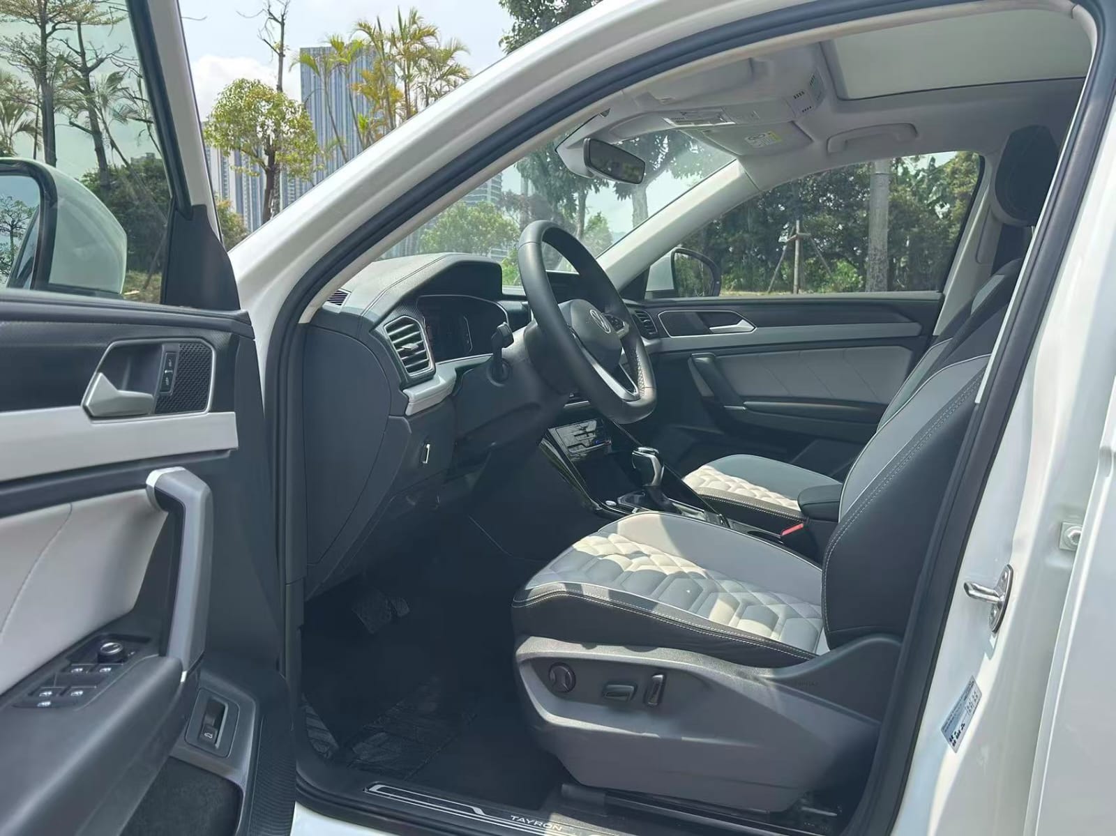 Volkswagen Tayron 280TSI Deluxe PLUS Premium Edition