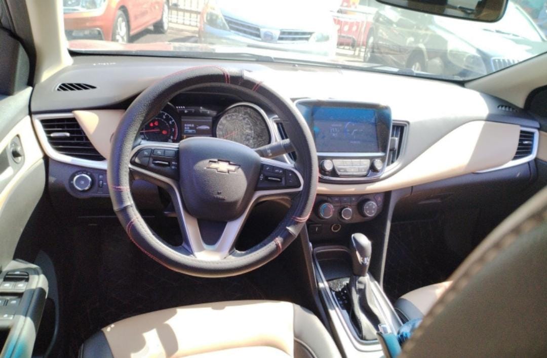 Chevrolet Monza 320 Automatic Pleasure Edition
