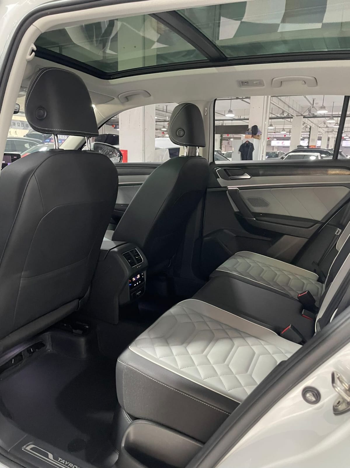 Volkswagen Tayron 280TSI Deluxe Plus Premium Edition