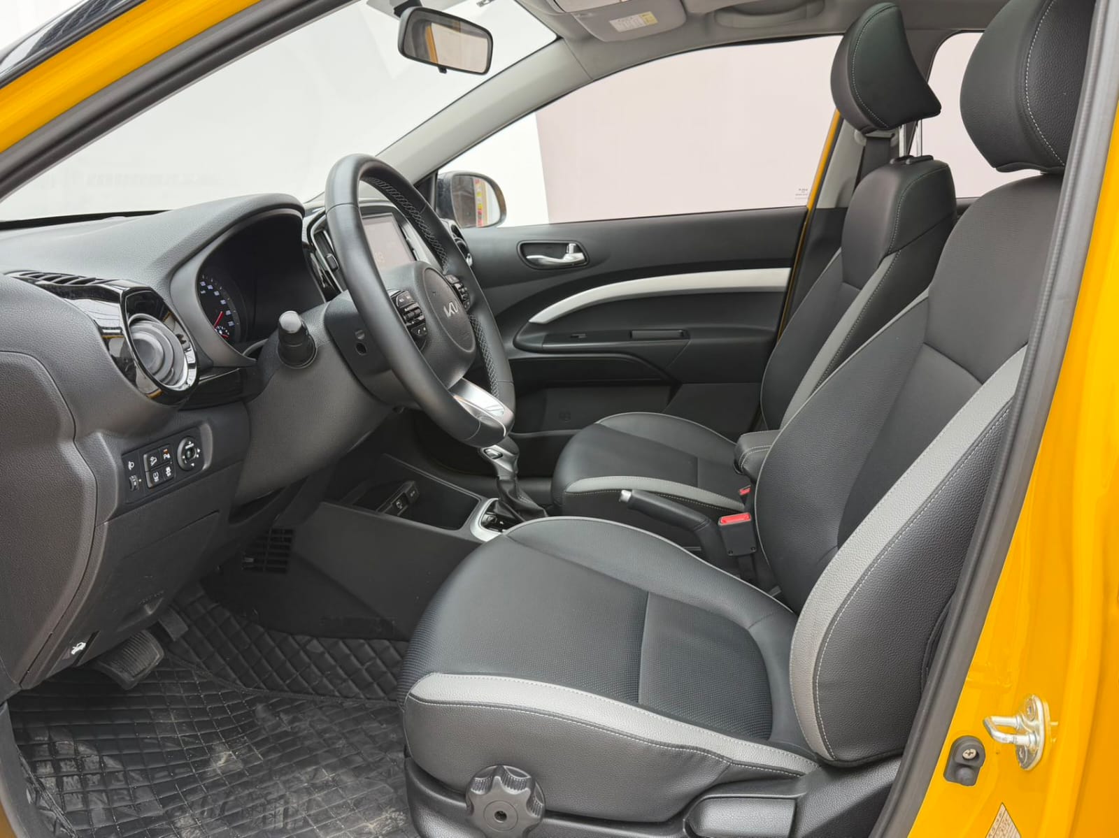 Kia KX1 1.4L CVT Enjoy Skylight Edition