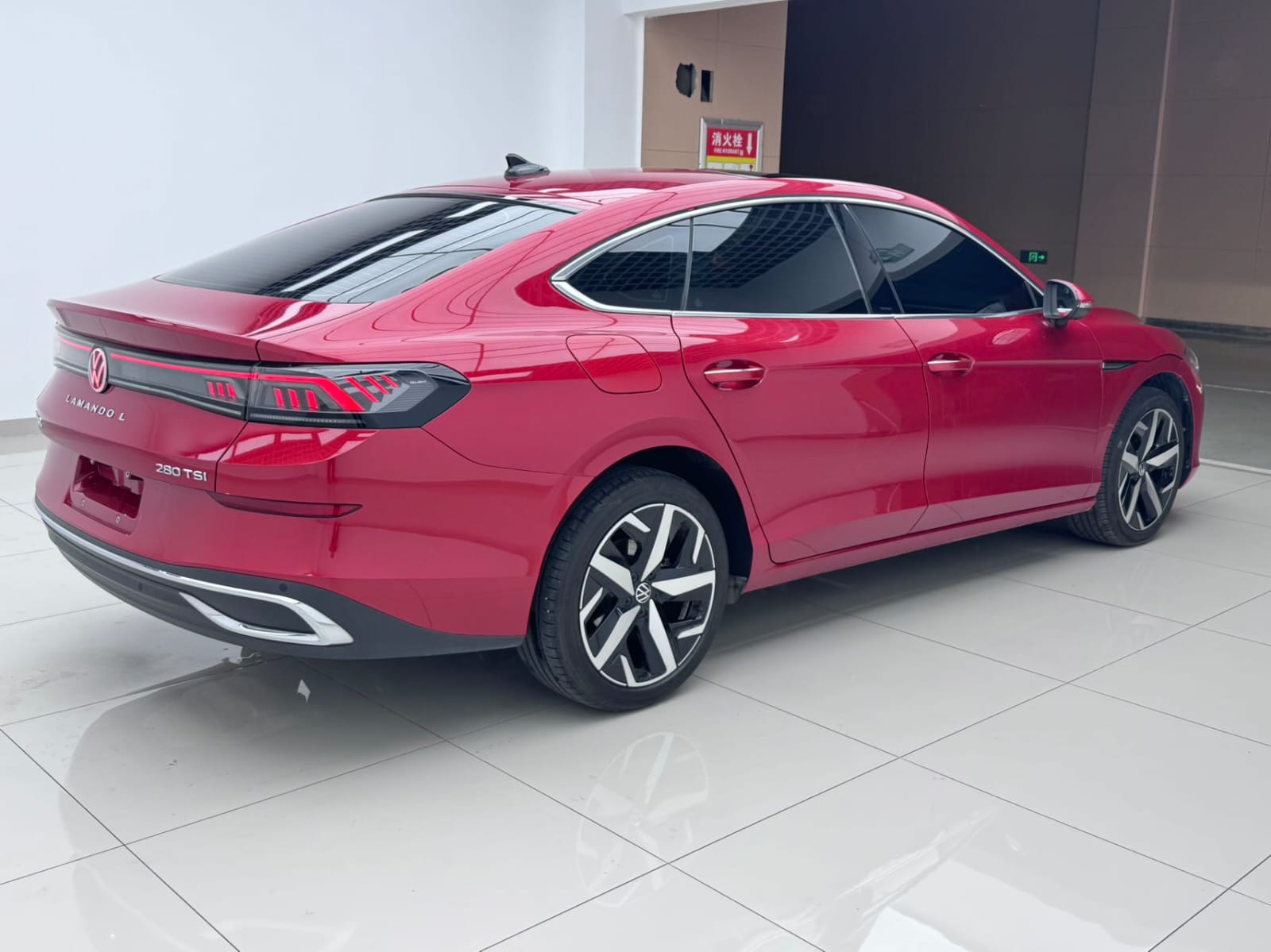 Volkswagen Lamando L 280TSI Cool Hot Version