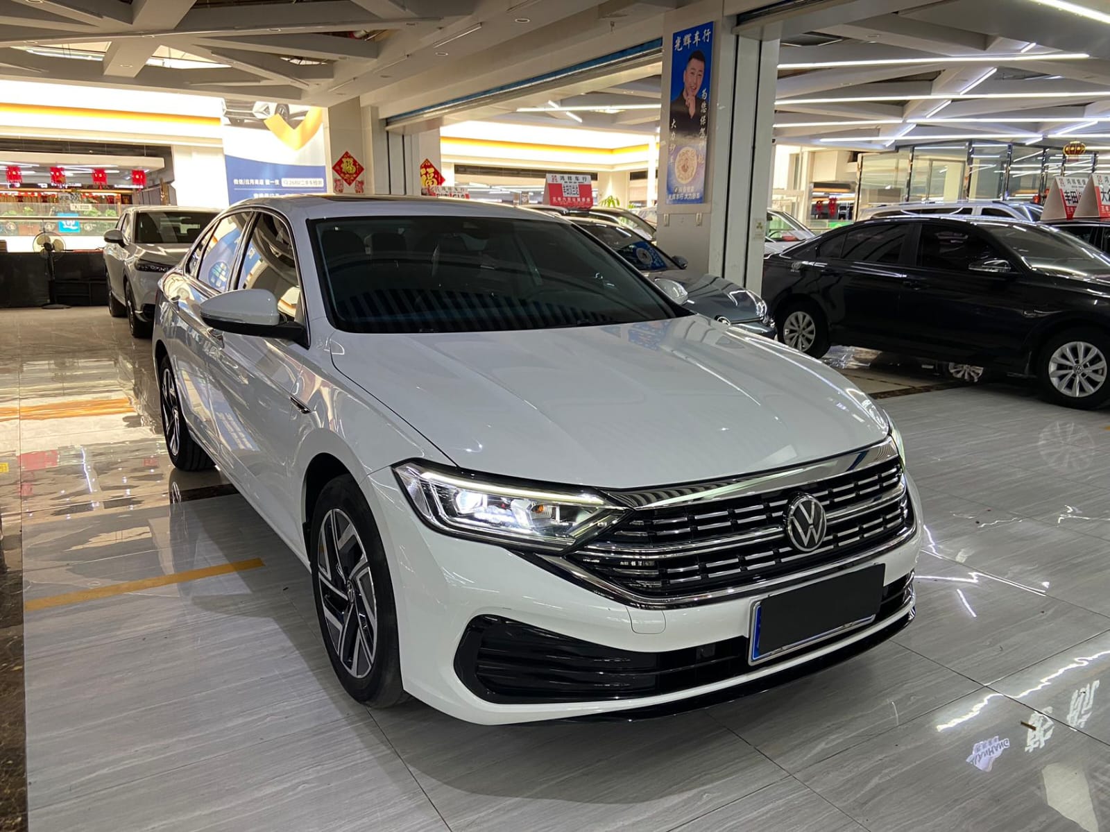 Volkswagen Sagitar 280TSI DSG Overpass Edition