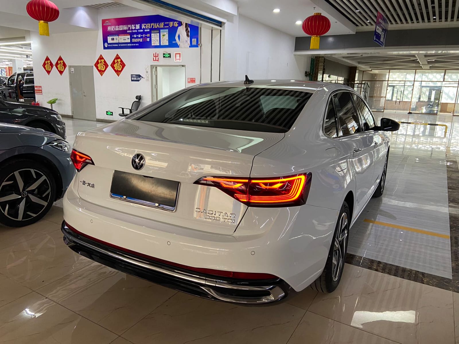 Volkswagen Sagitar 280TSI DSG Overpass Edition