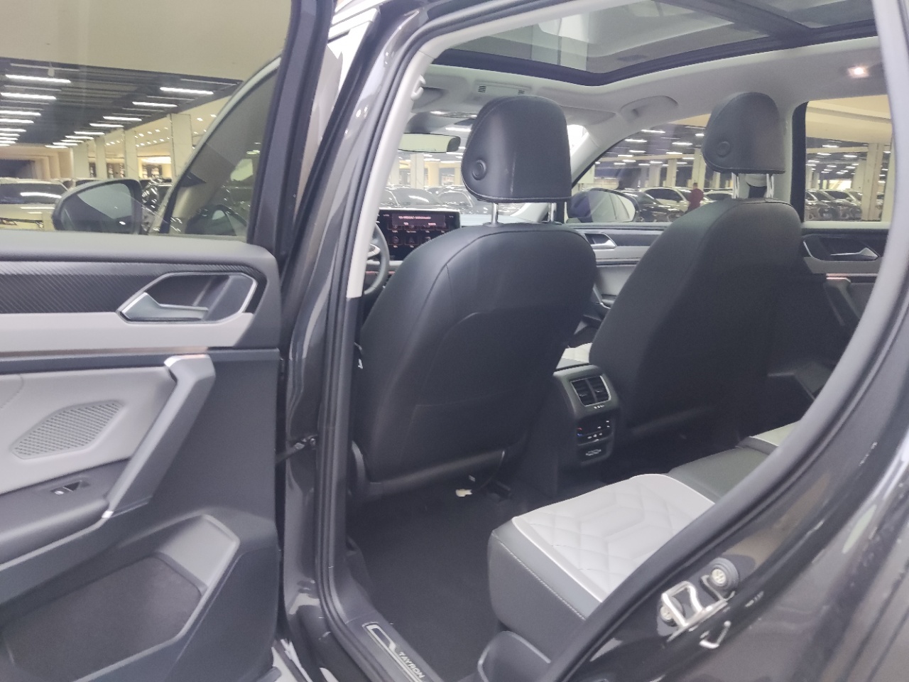 Volkswagen Tayron 280TSI Deluxe Plus Premium Edition
