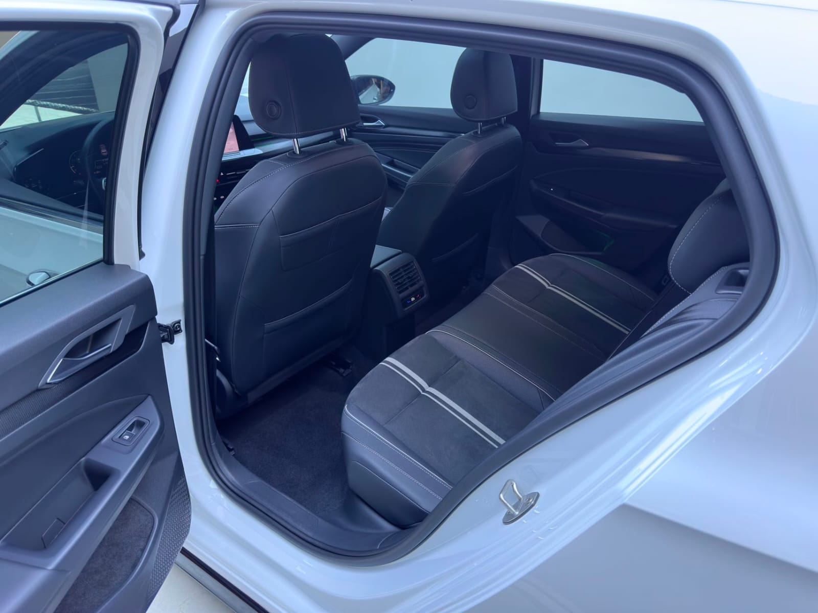 Volkswagen Golf 280TSI DSG R-Line