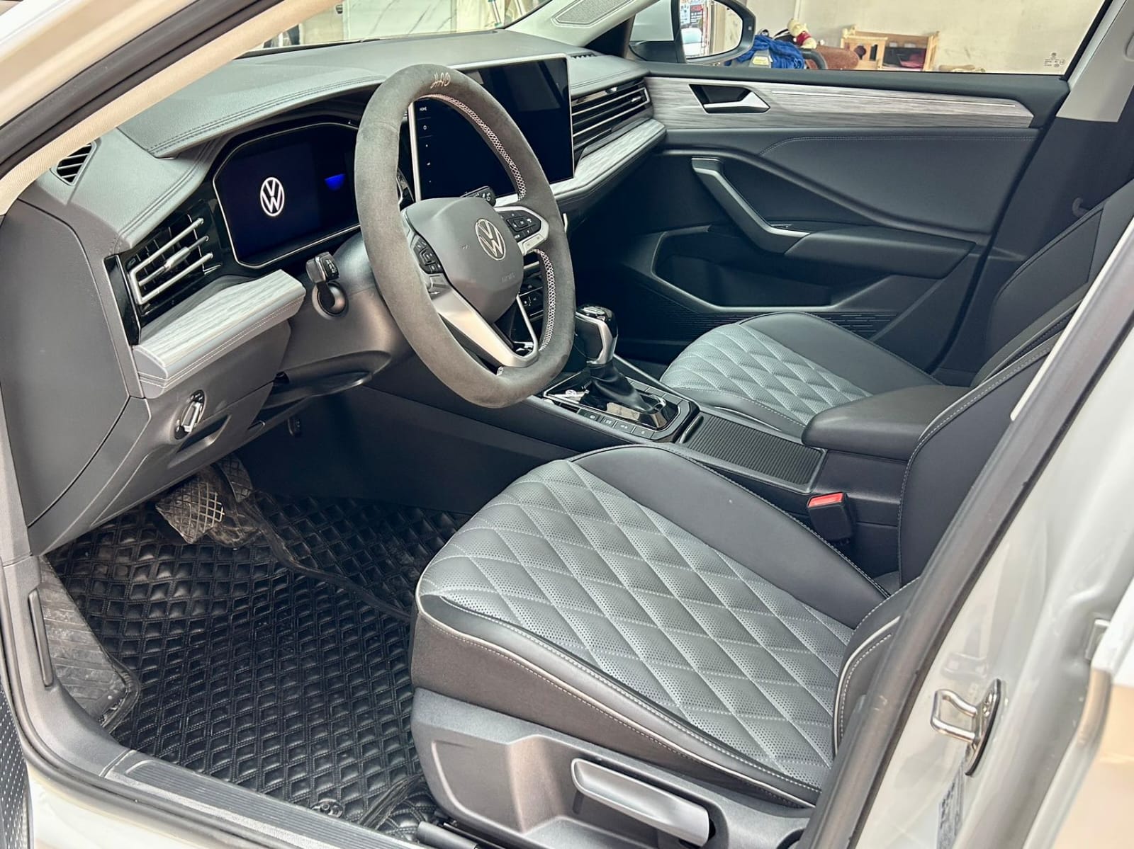 Volkswagen Sagitar  280TSI DSG Premium Edition Plus