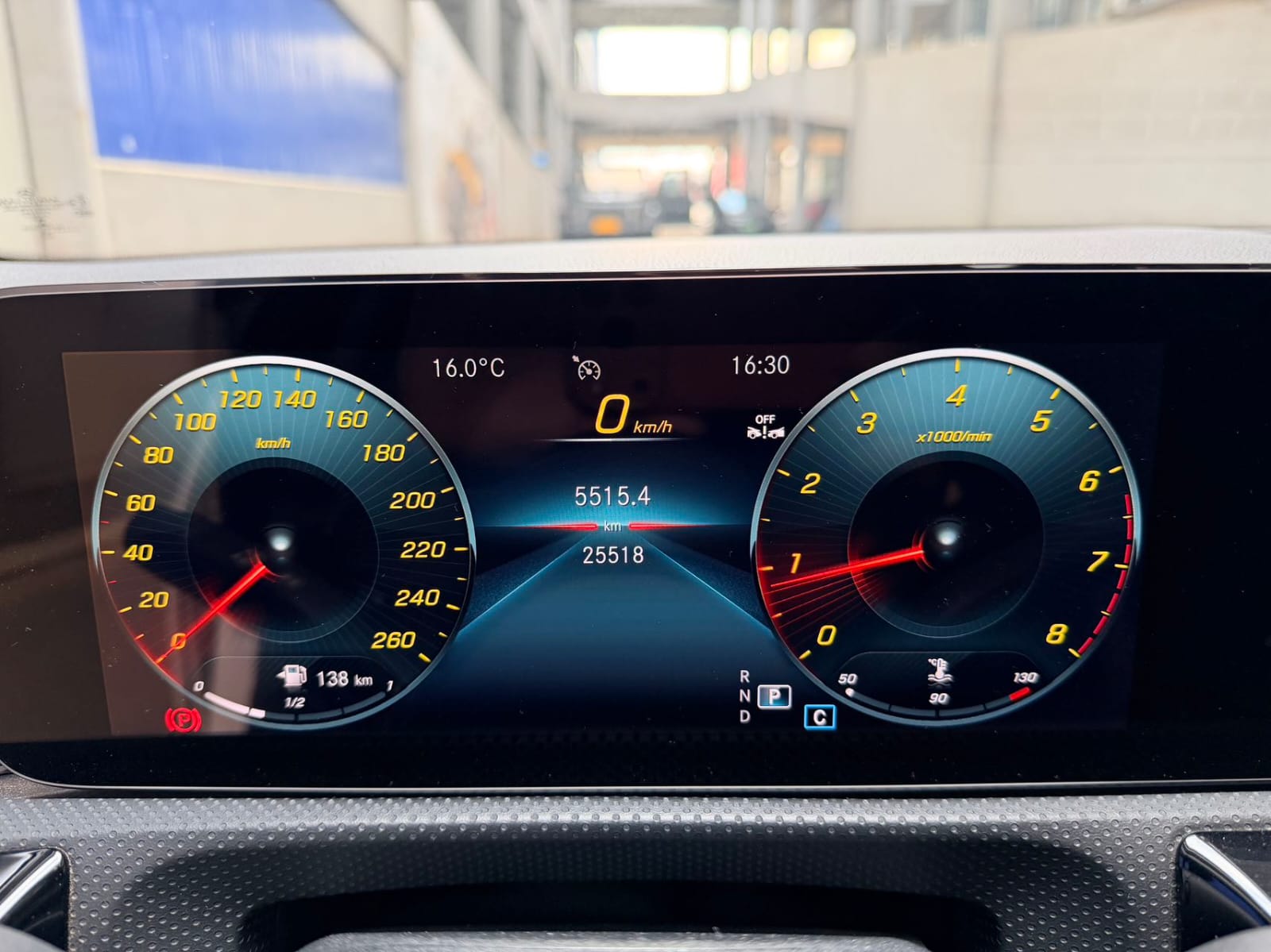 Mercedes-Benz A180L