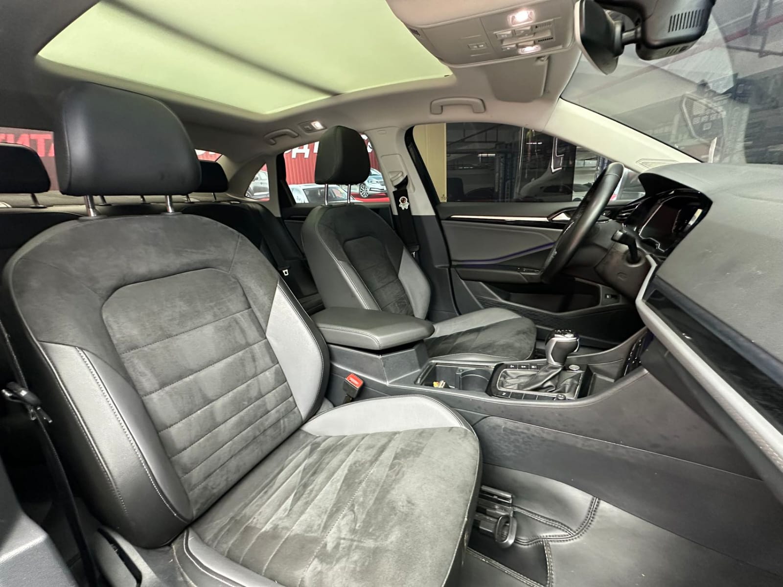 Volkswagen Sagitar 280TSI DSG Premium Edition