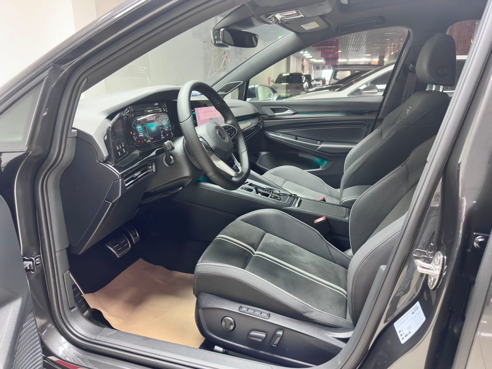 Volkswagen Golf 280TSI DSG R-Line