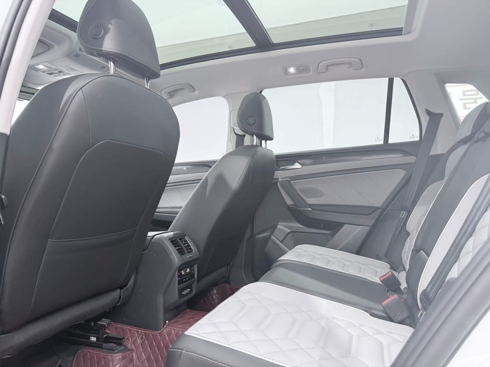 Volkswagen Tayron 280TSI Deluxe PLUS Premium Edition