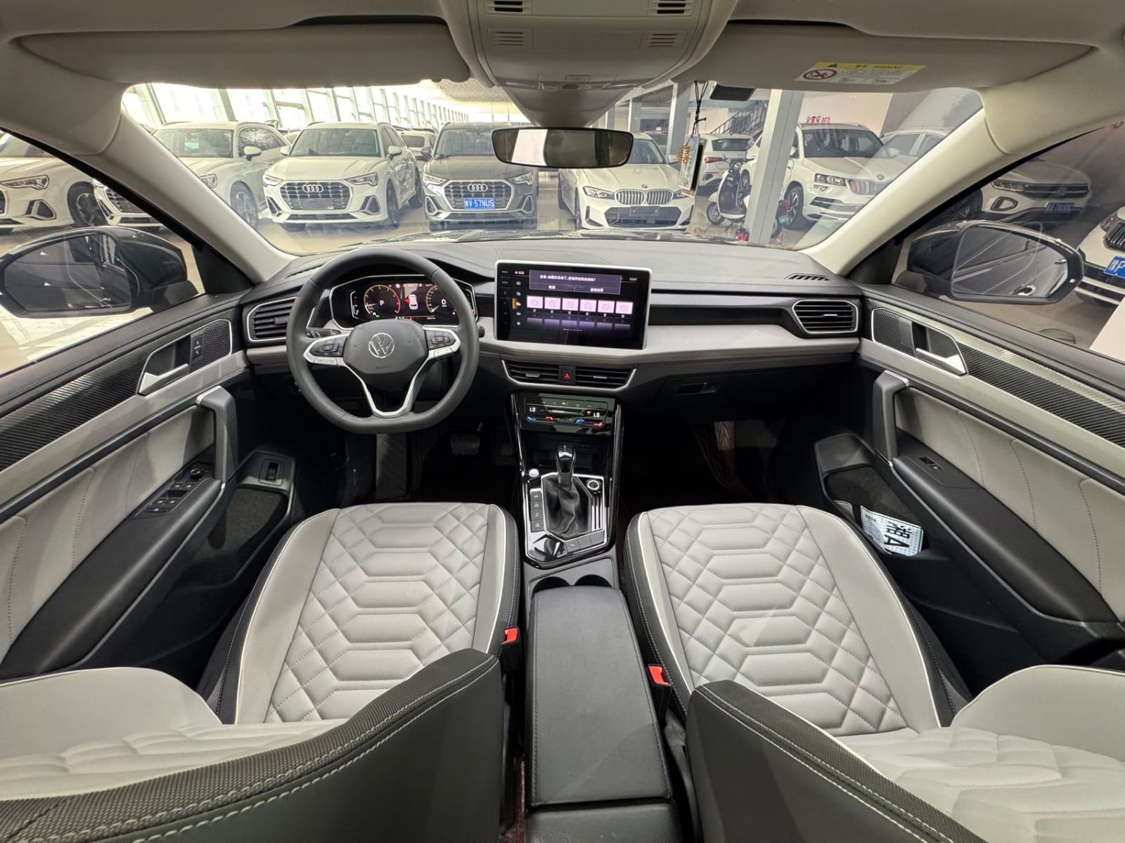 Volkswagen Tayron 280TSI Deluxe PLUS Premium Edition