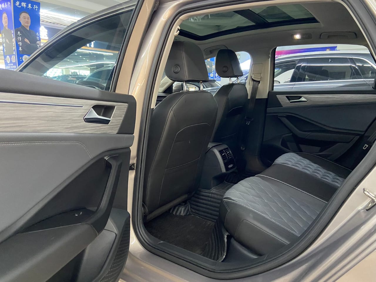 Volkswagen Sagitar 280TSI DSG