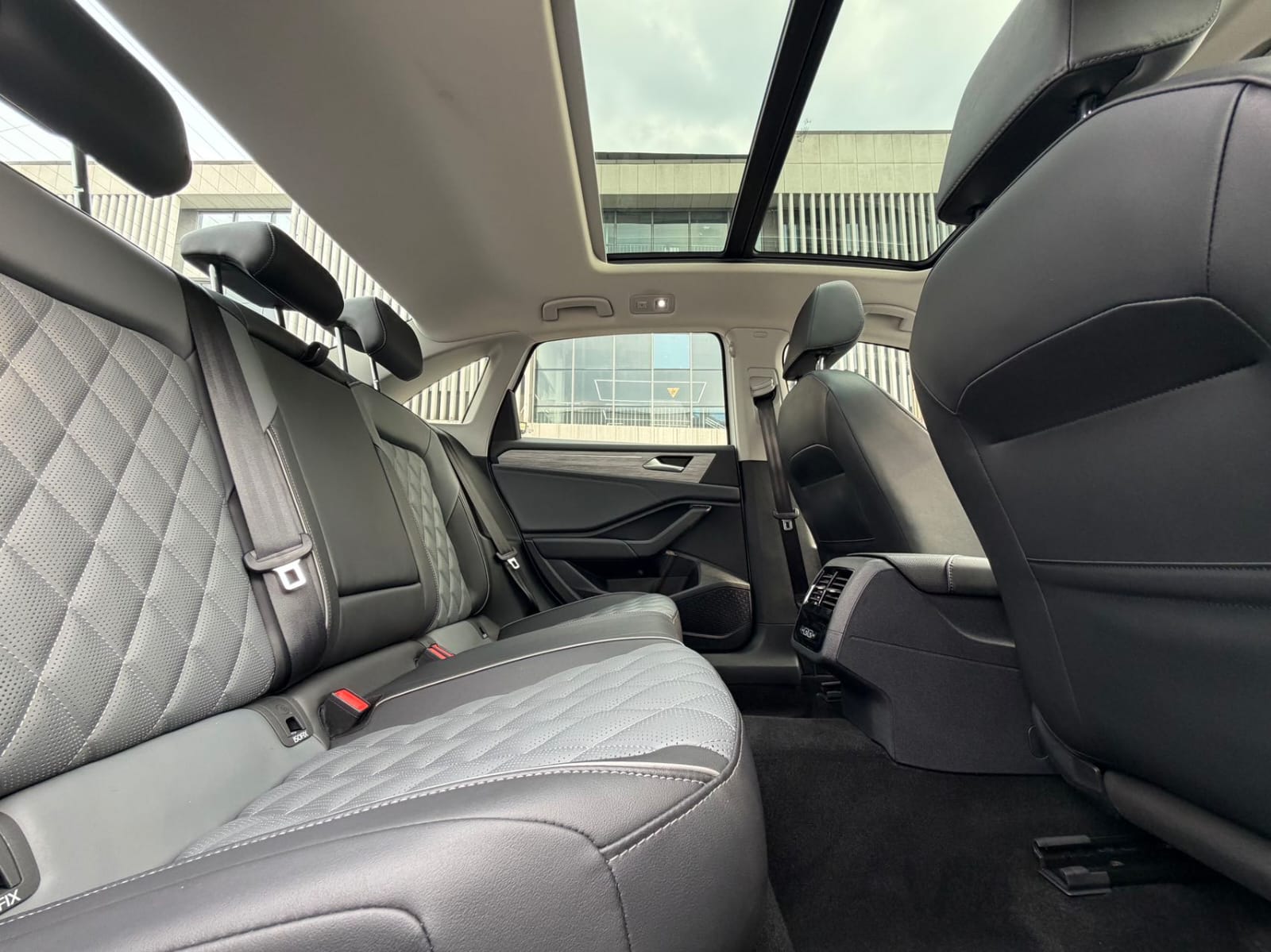 Volkswagen Sagitar 280TSI DSG