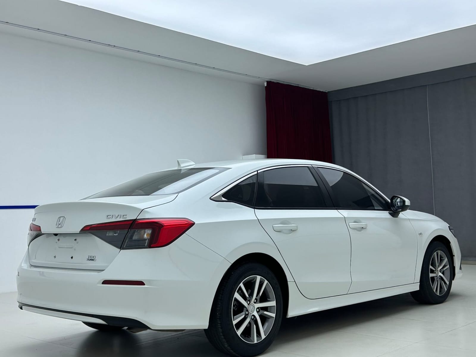 Honda Civic 180TURBO CVT