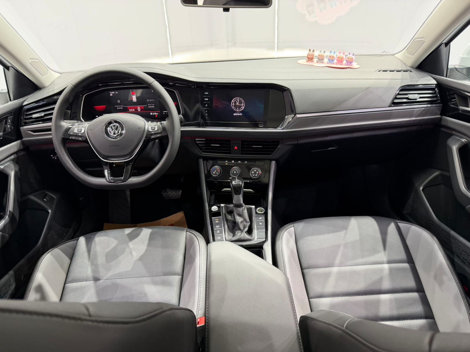 Volkswagen Sagitar 280TSI DSG Overpass Edition