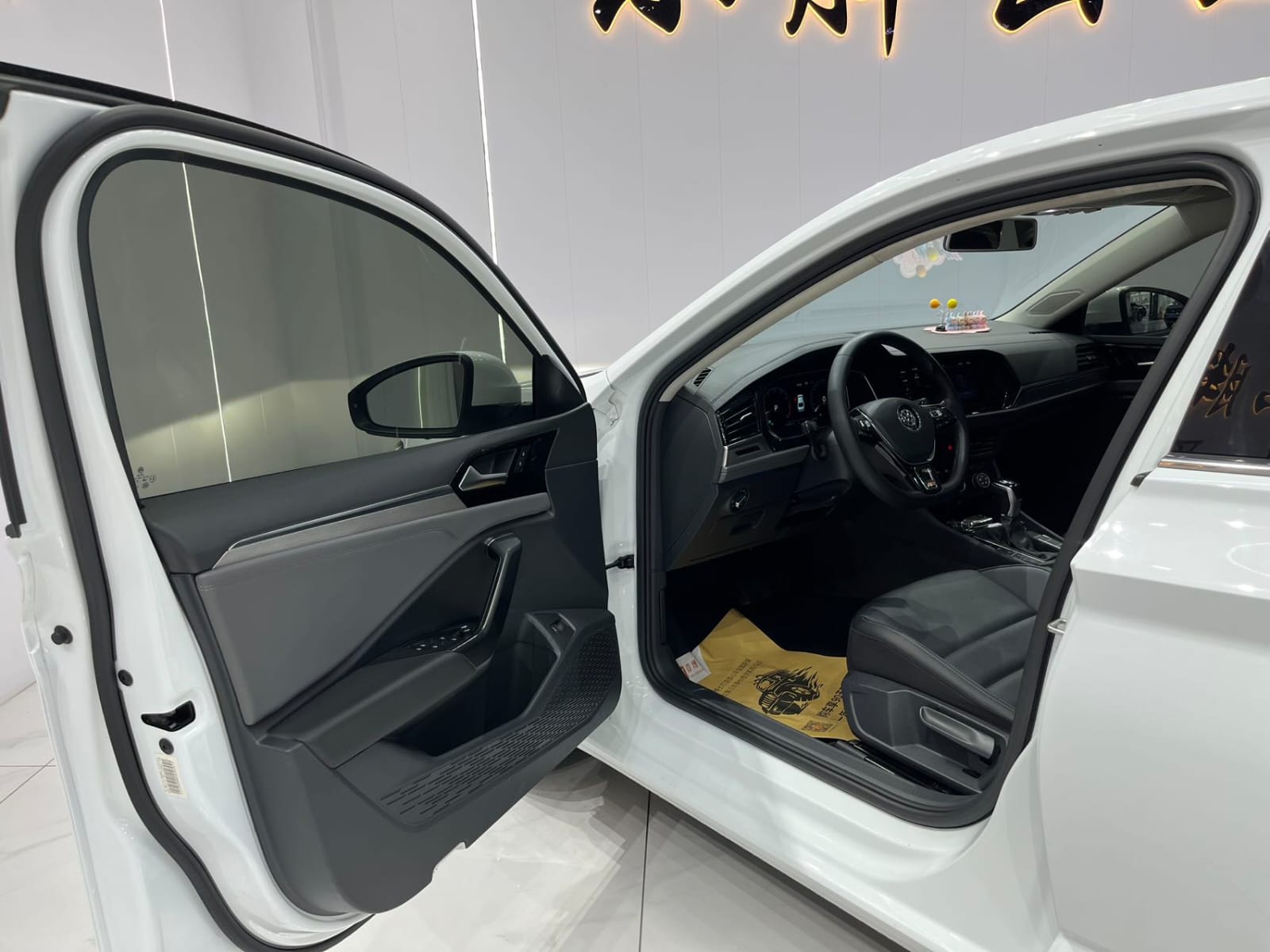 Volkswagen Sagitar 280TSI DSG