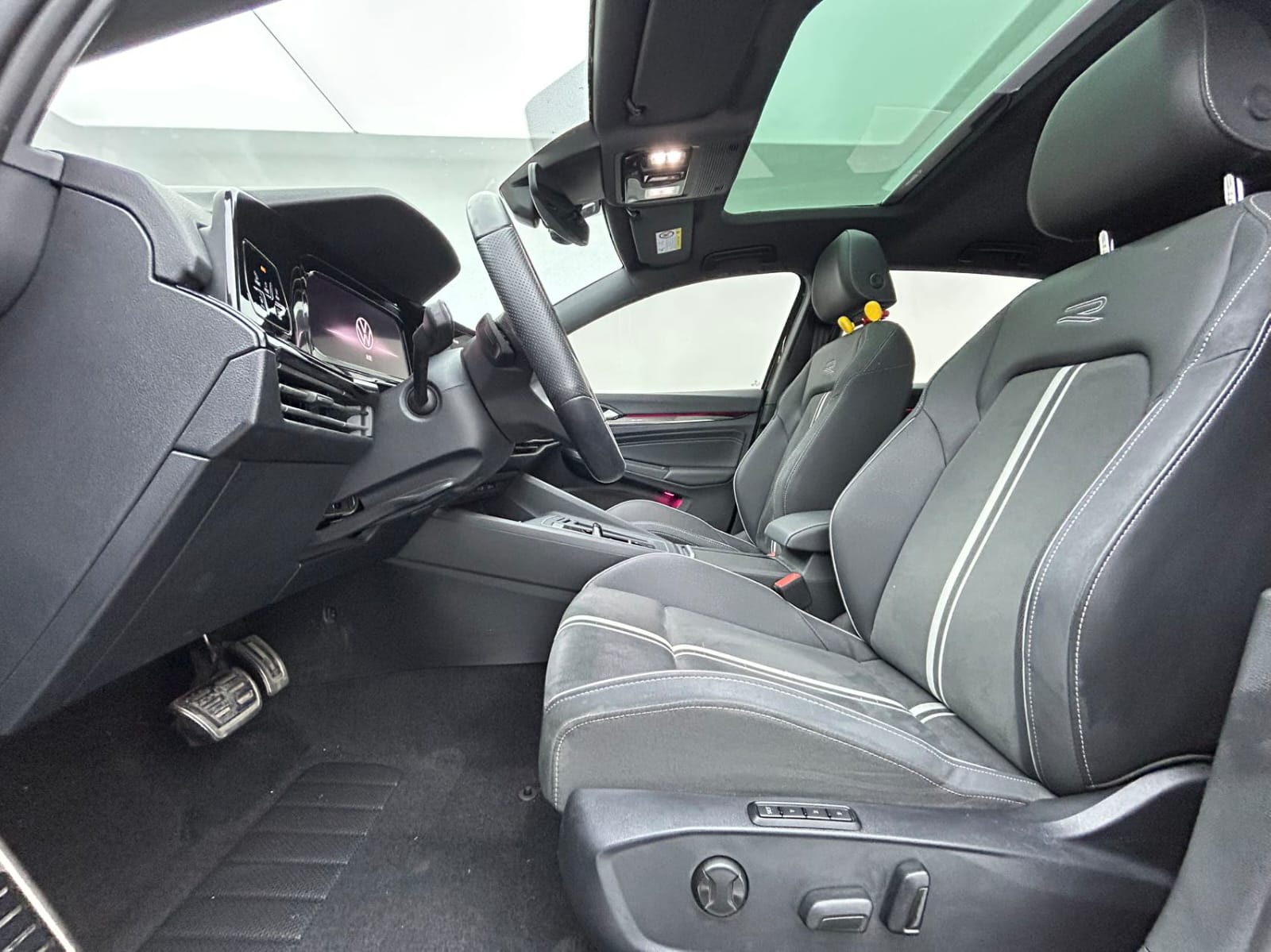 Volkswagen Golf 8 R-Line 1.4TSI 280TSI