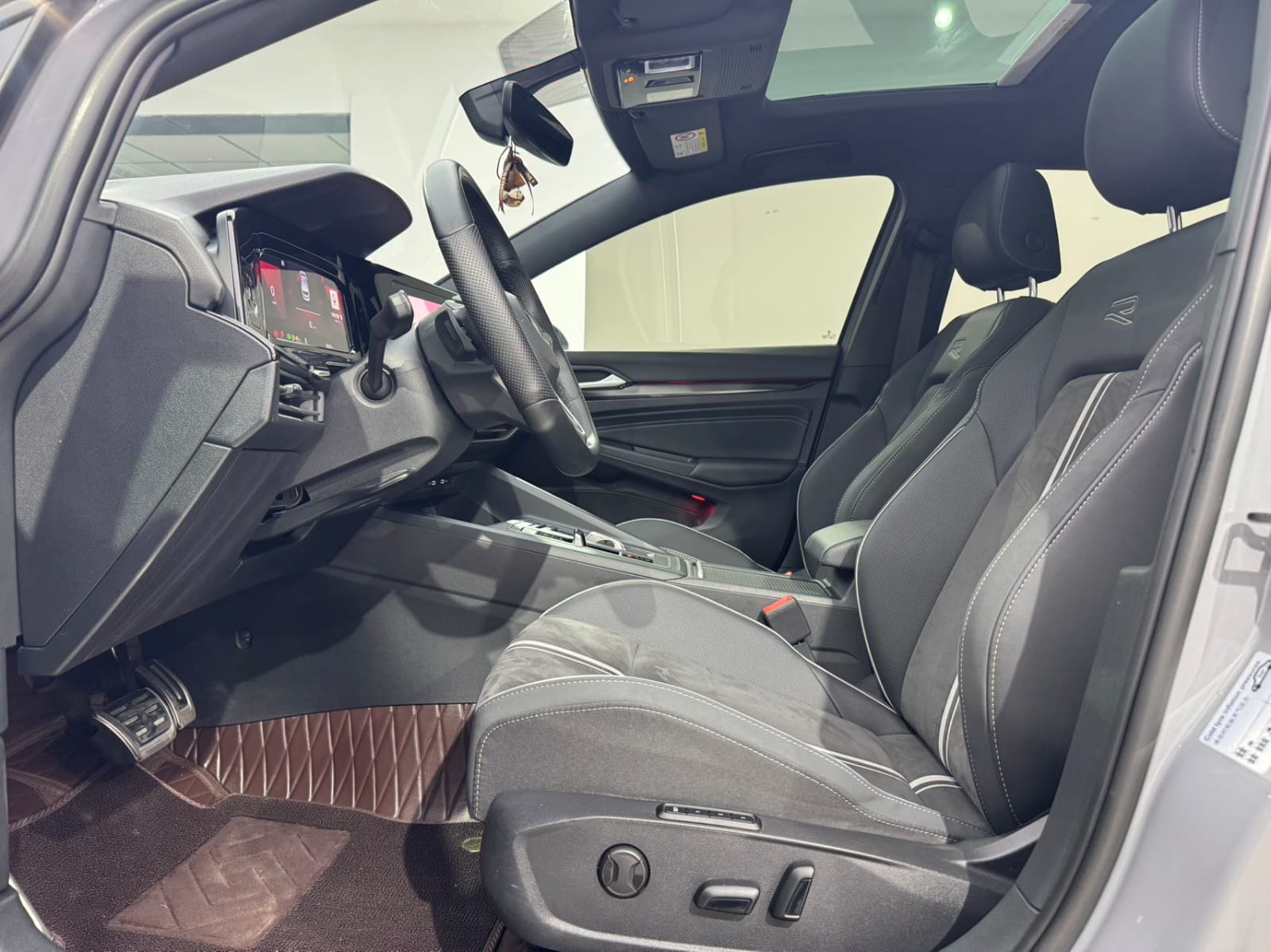 Volkswagen Golf 280TSI DSG R-Line