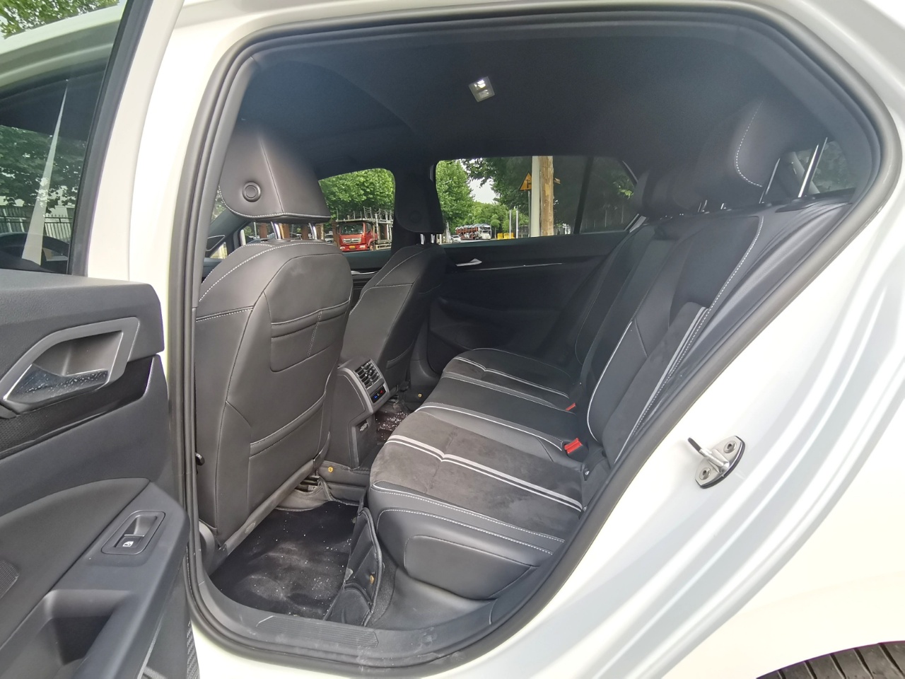 Volkswagen Golf 280TSI DSG R-Line