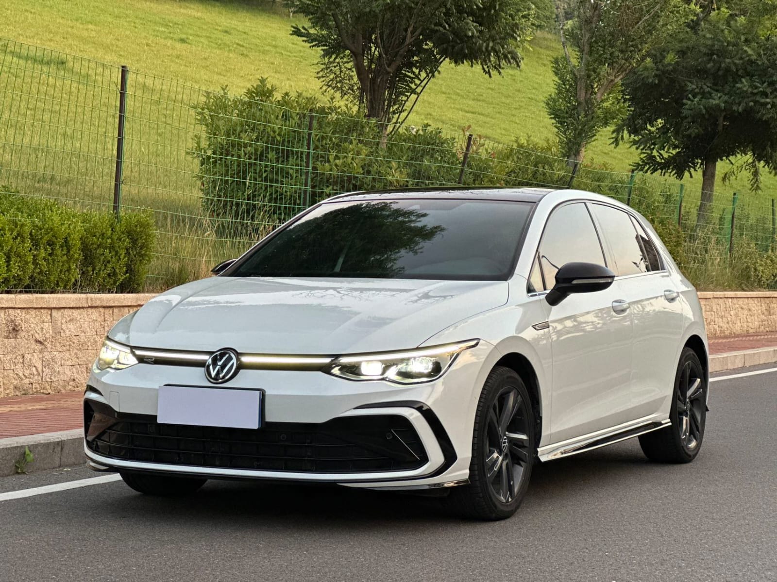 Volkswagen Golf 280TSI DSG R-Line