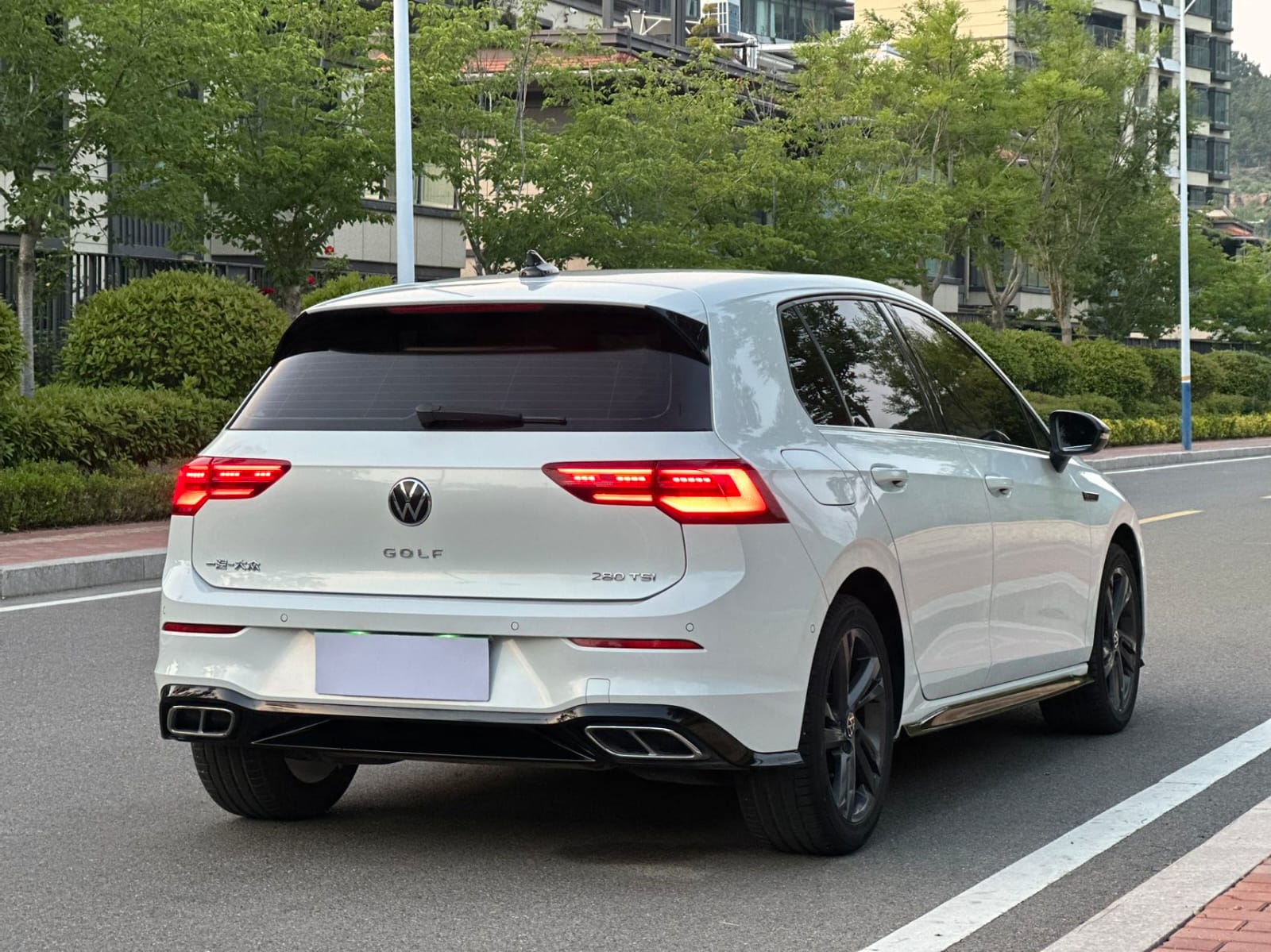 Volkswagen Golf 280TSI DSG R-Line