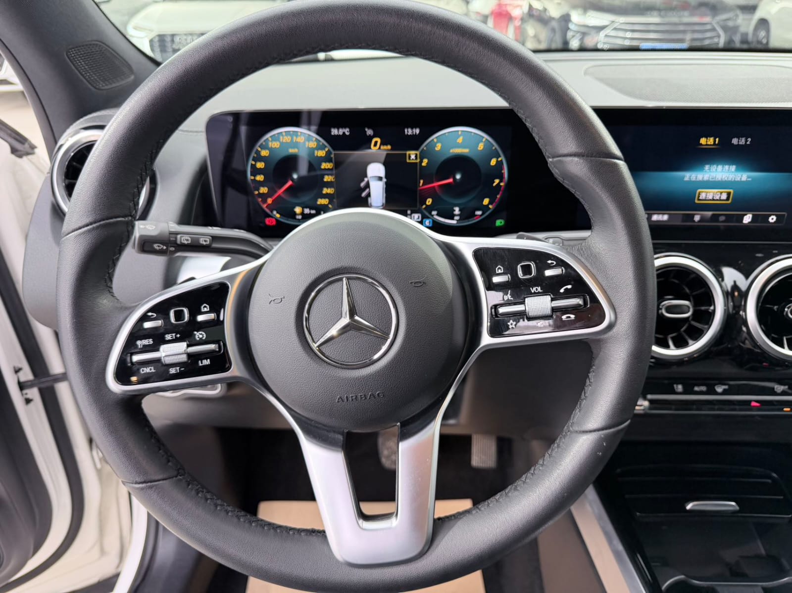 Mercedes-Benz GLB180