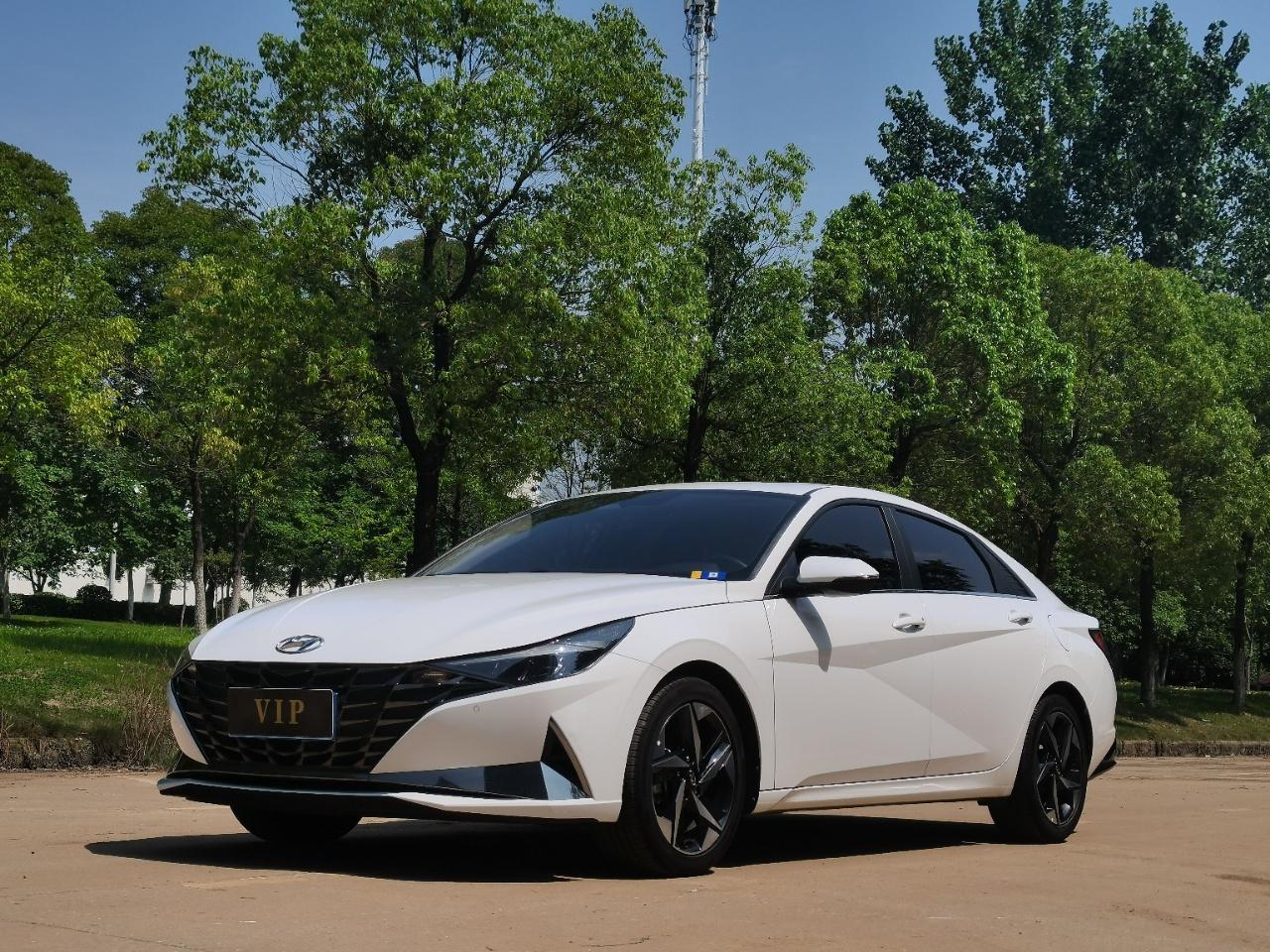 Hyundai Elantra 1.5L CVT LUX Precious Edition