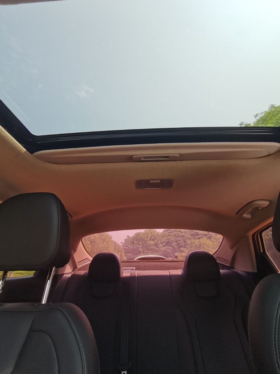 Hyundai Elantra 1.5L CVT LUX Precious Edition