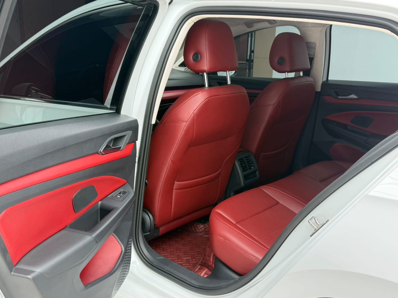Volkswagen Golf 280TSI DSG Pro