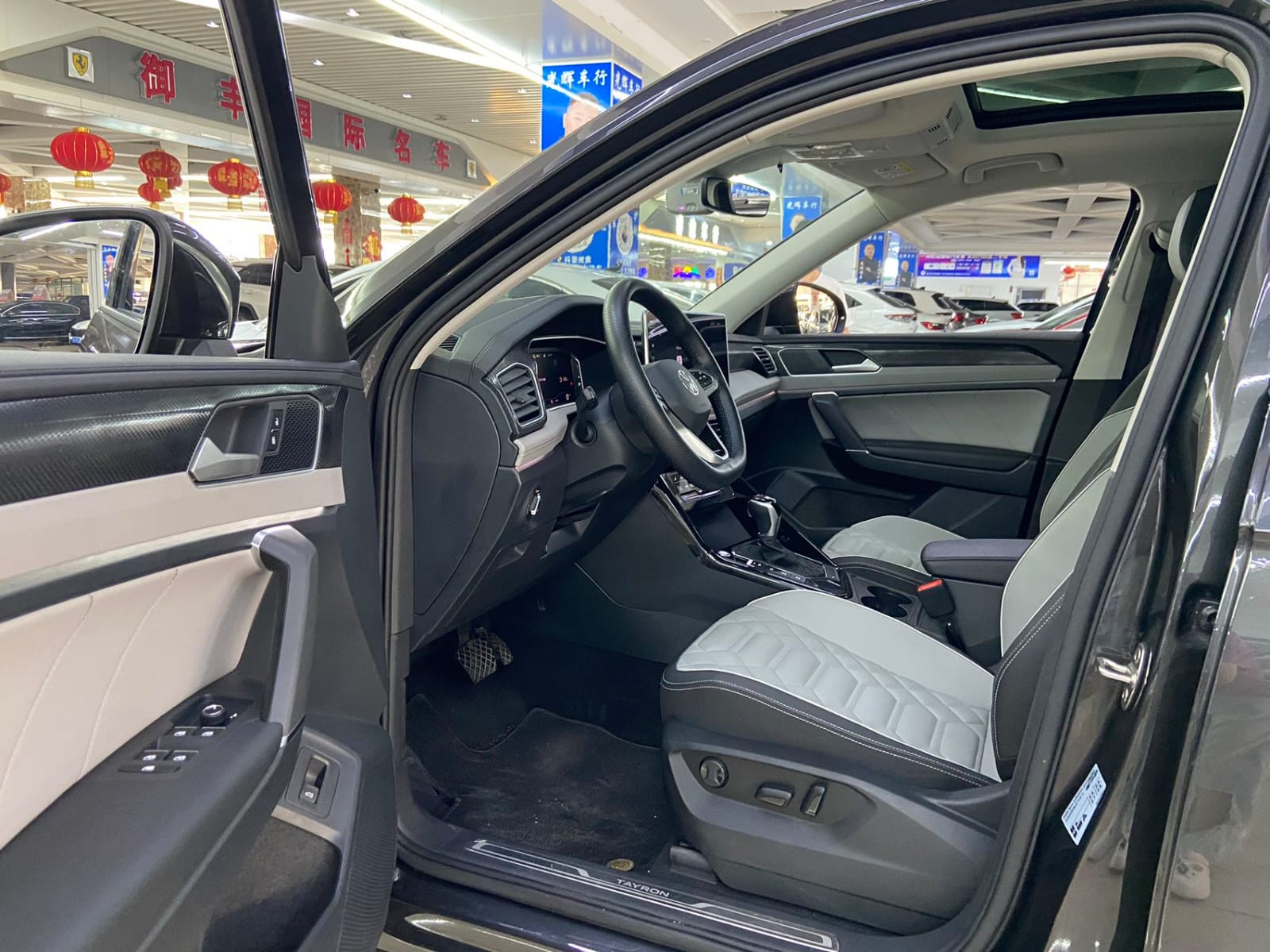 Volkswagen Tayron 1.4T 280TSI Deluxe PLUS Premium Edition