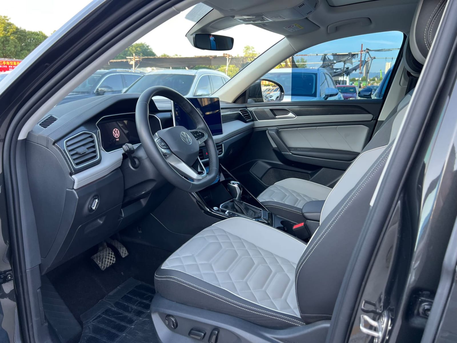 Volkswagen Tayron 280 TSI Deluxe Plus Premium Edition