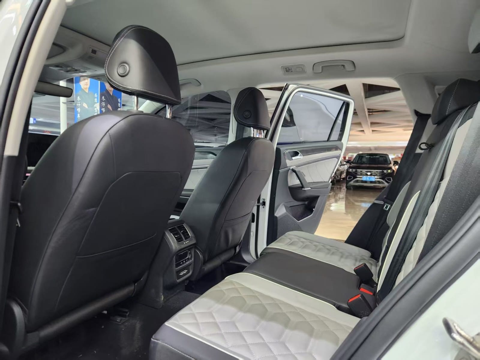 Volkswagen Tayron 1.4T 280 TSI Deluxe Plus Premium Edition