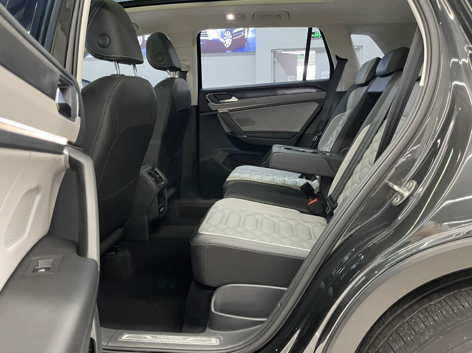 Volkswagen Tayron 280 TSI Deluxe Plus Premium Edition