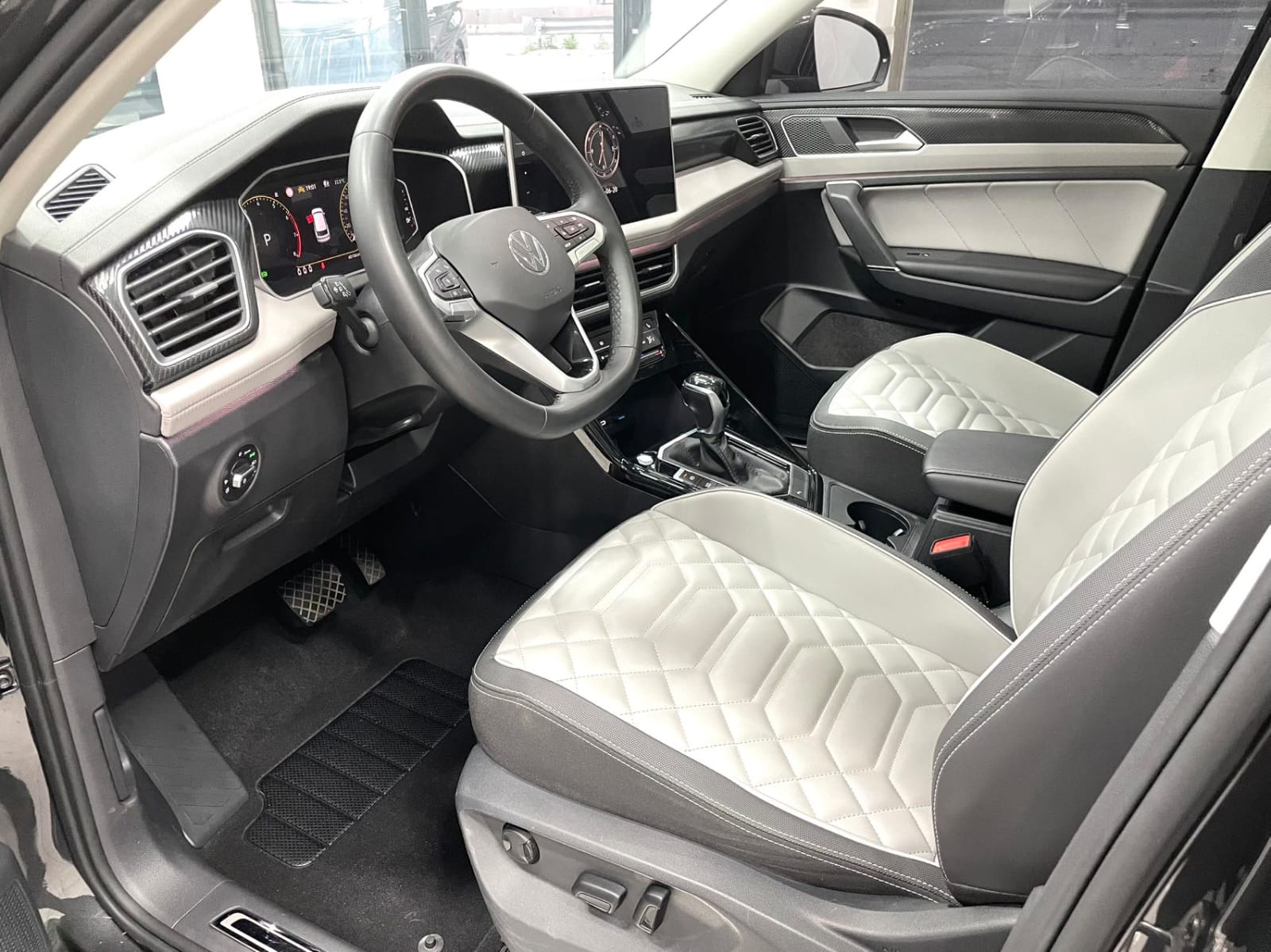 Volkswagen Tayron 280 TSI Deluxe Plus Premium Edition