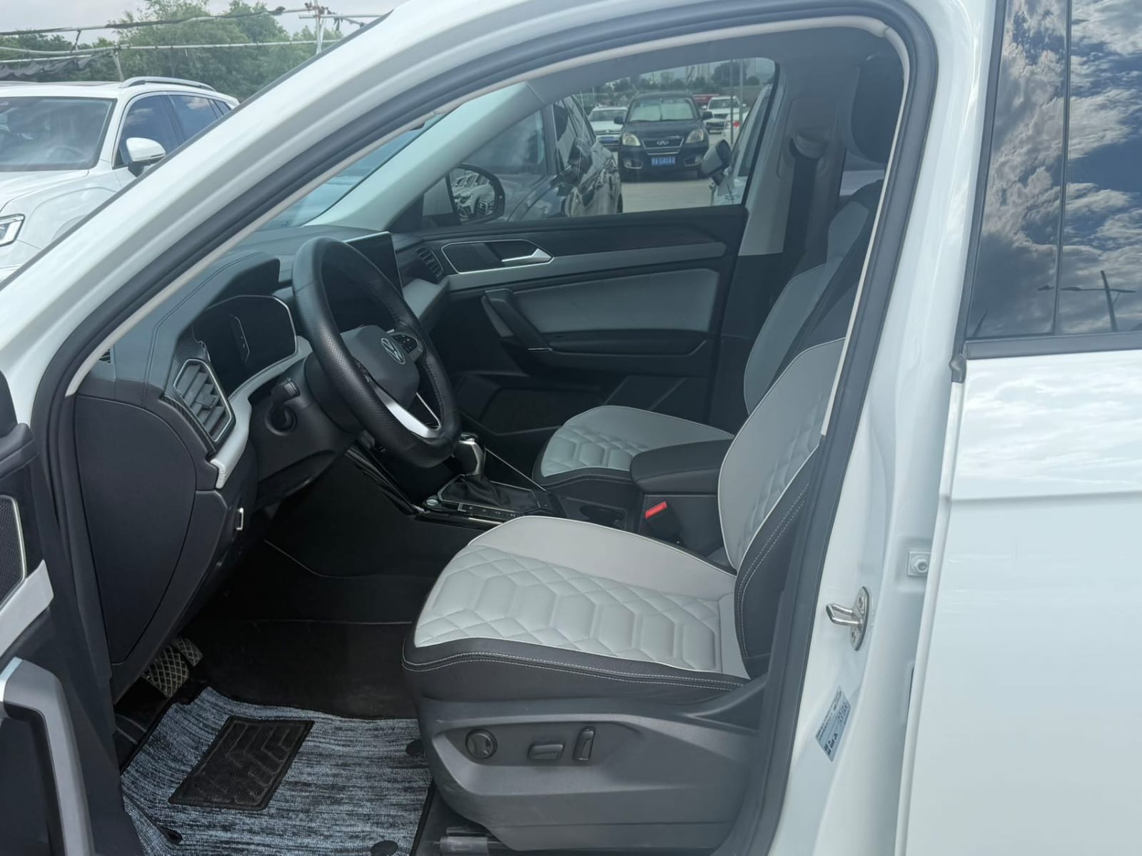 Volkswagen Tayron 280 TSI Deluxe Plus Premium Edition