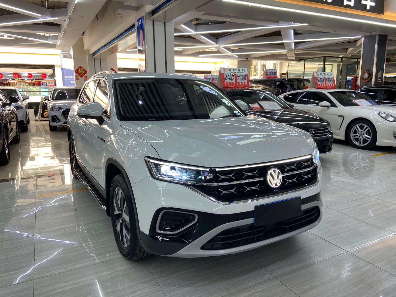 Volkswagen Tayron 1.4T 280 TSI Deluxe Plus Premium Edition