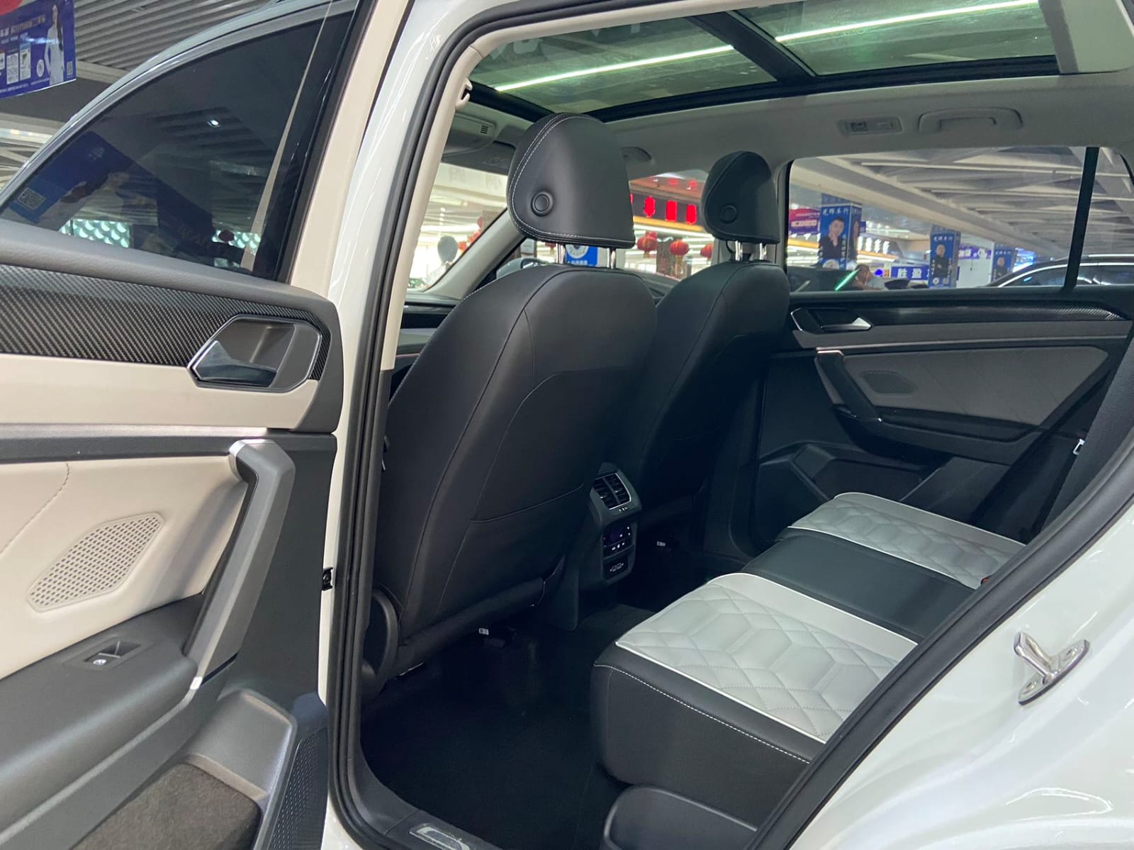 Volkswagen Tayron 1.4T 280 TSI Deluxe Plus Premium Edition