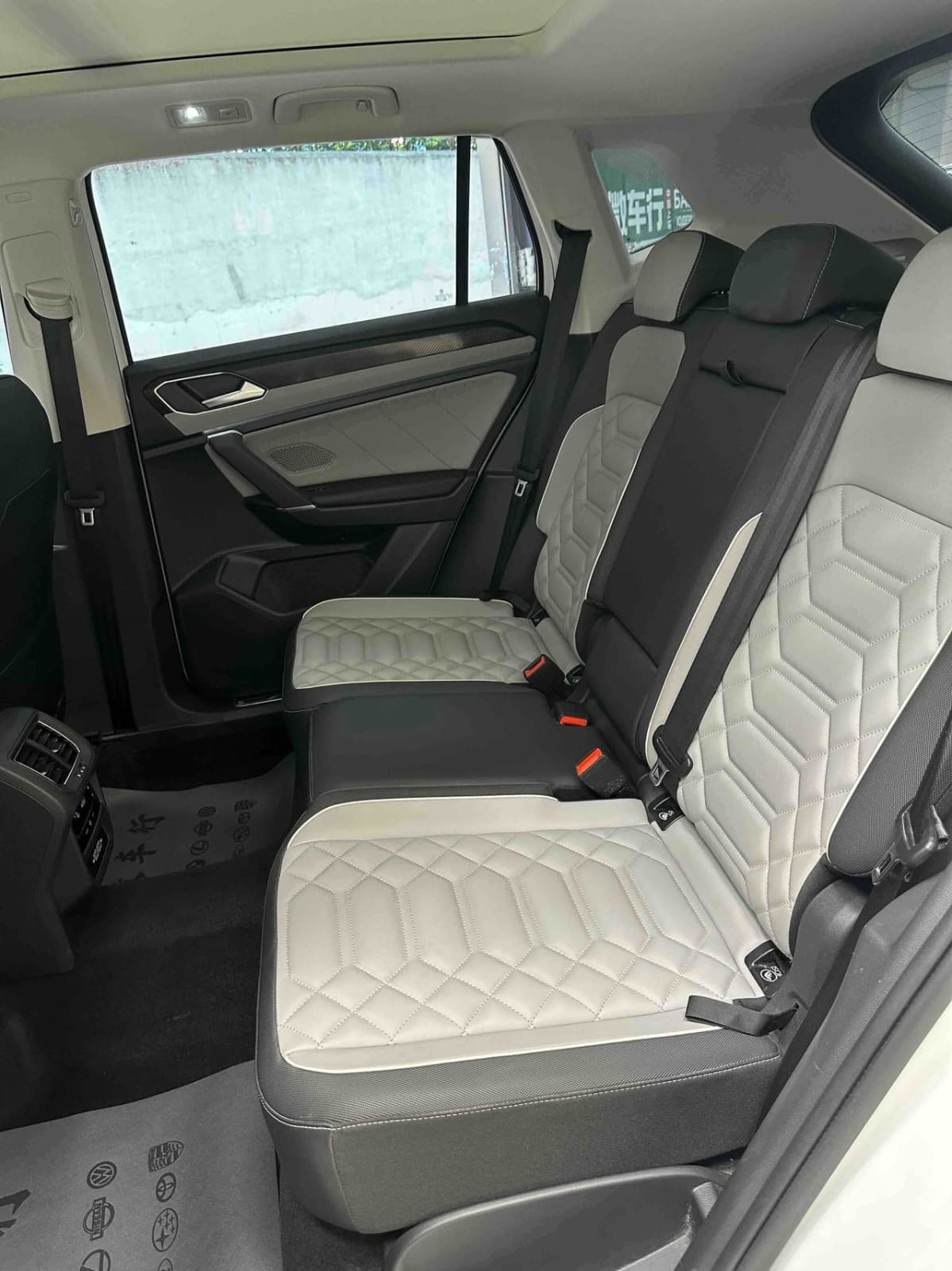 Volkswagen Tayron 280 TSI Deluxe Plus Premium Edition