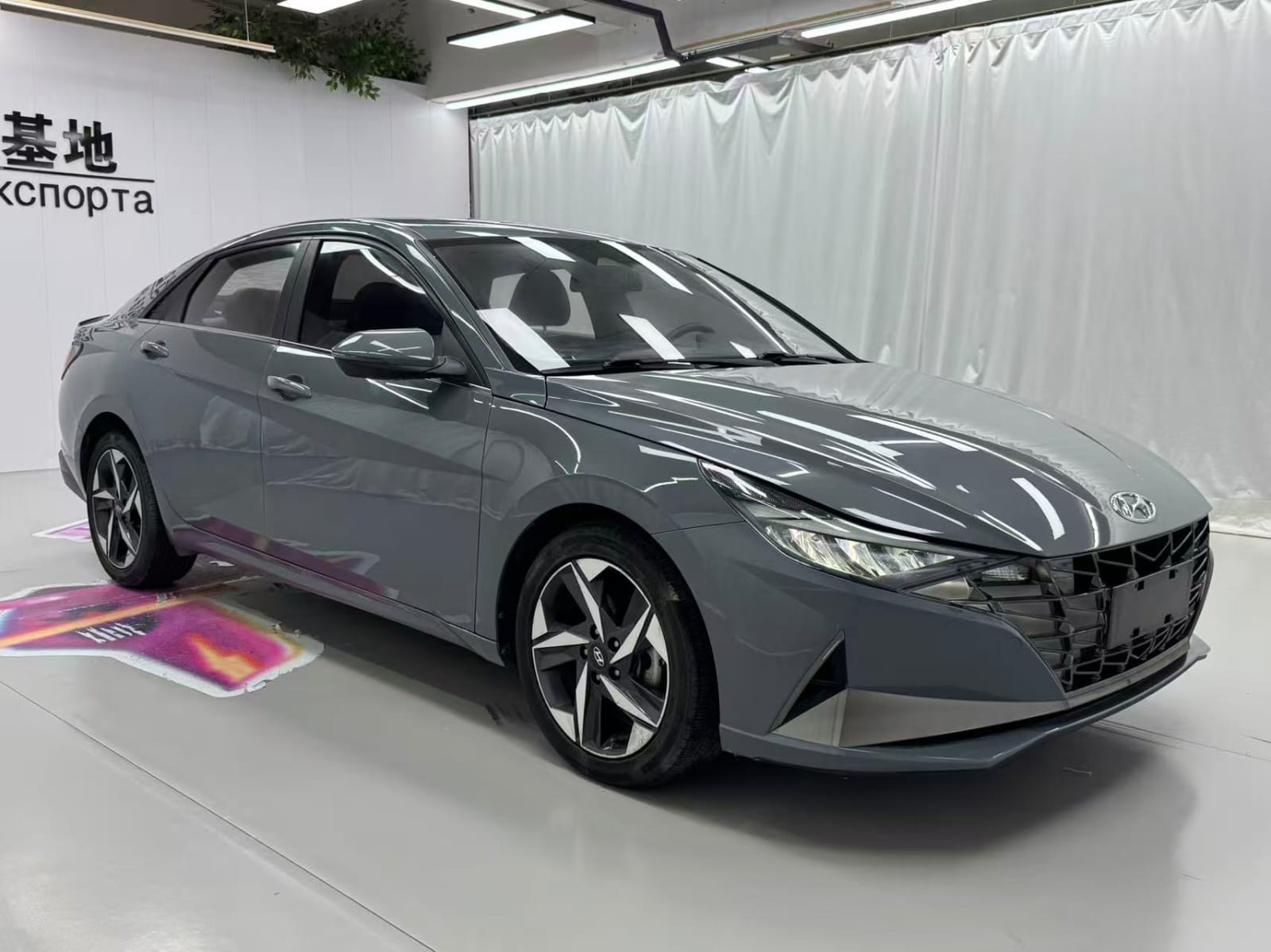Hyundai Elantra 240 TGDi LUX Premium Edition