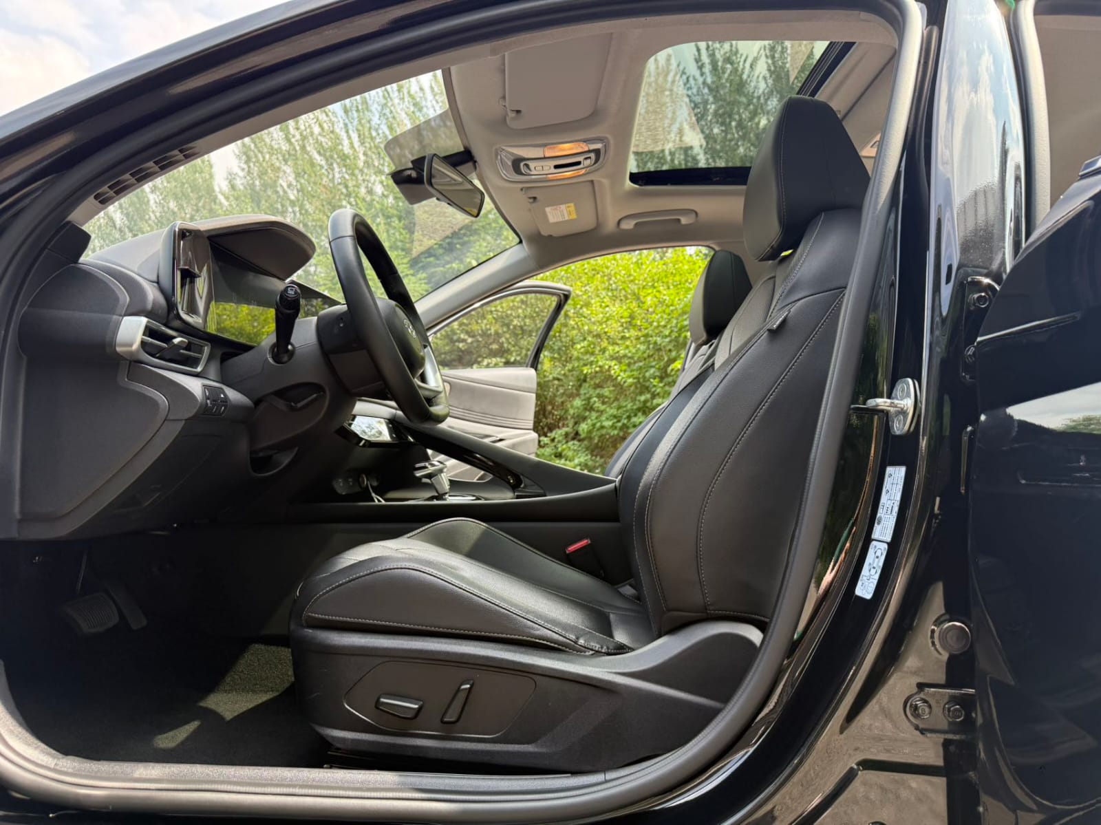 Hyundai Elantra 1.5L CVT LUX