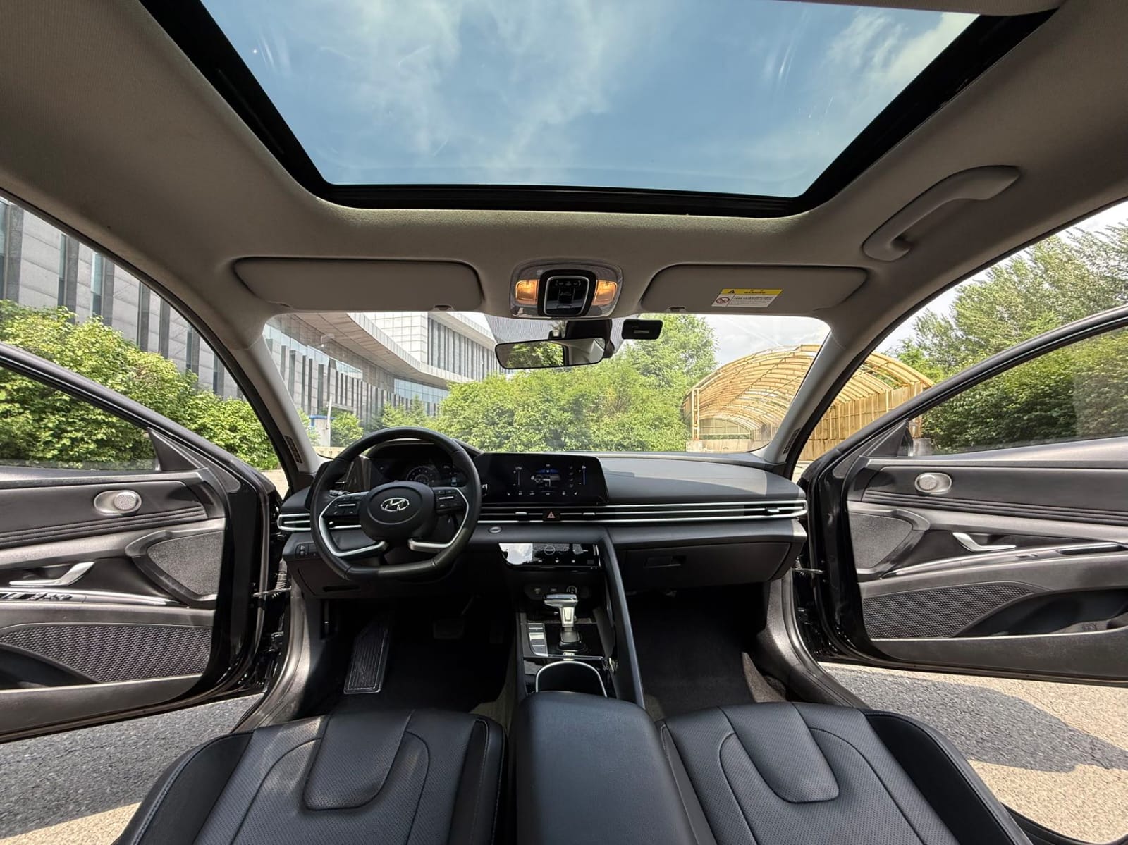 Hyundai Elantra 1.5L CVT LUX