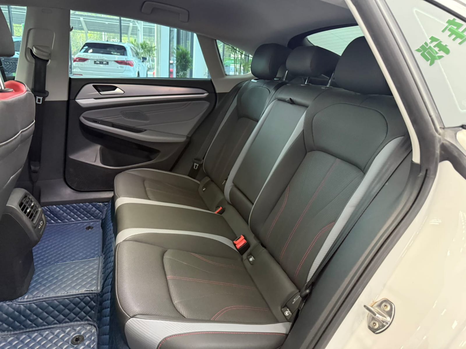 Volkswagen Lamando L 280TSI Cool &amp; Hot Edition