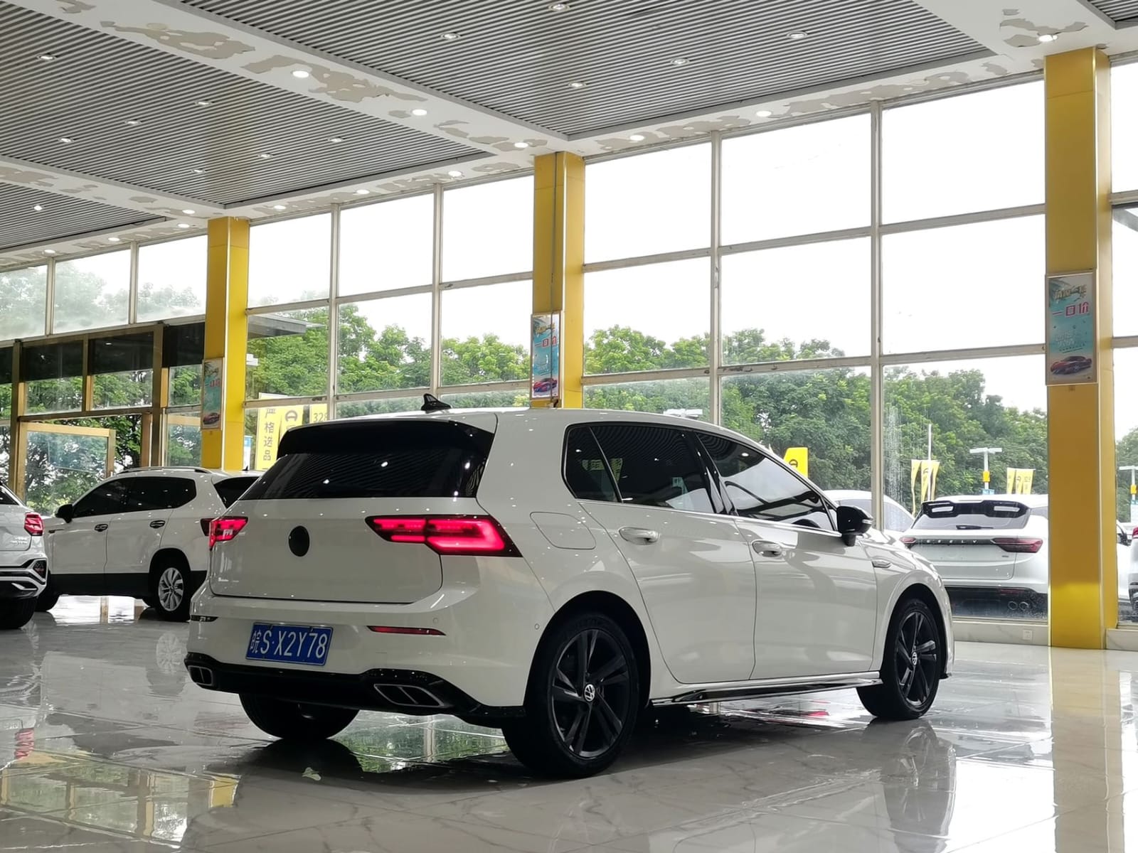 Volkswagen Golf 280 TSI DSG R-Line