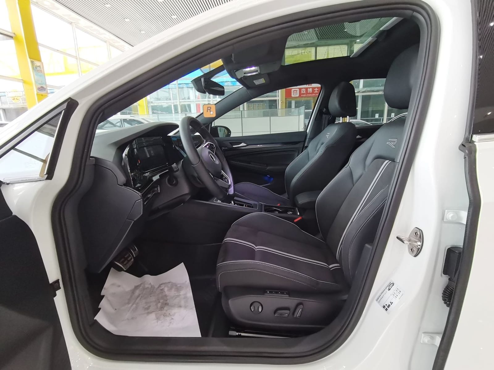 Volkswagen Golf 280 TSI DSG R-Line