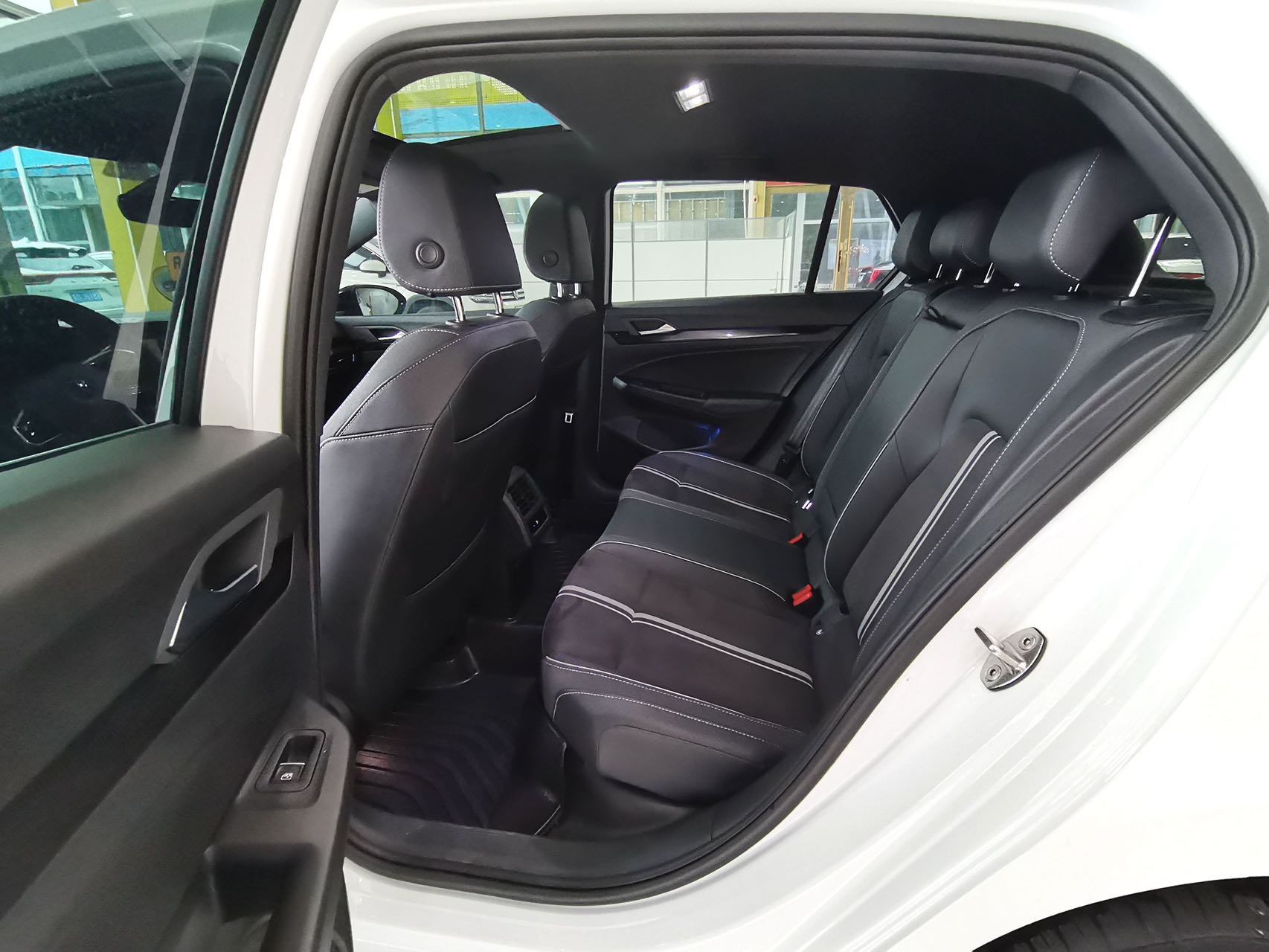 Volkswagen Golf 280 TSI DSG R-Line
