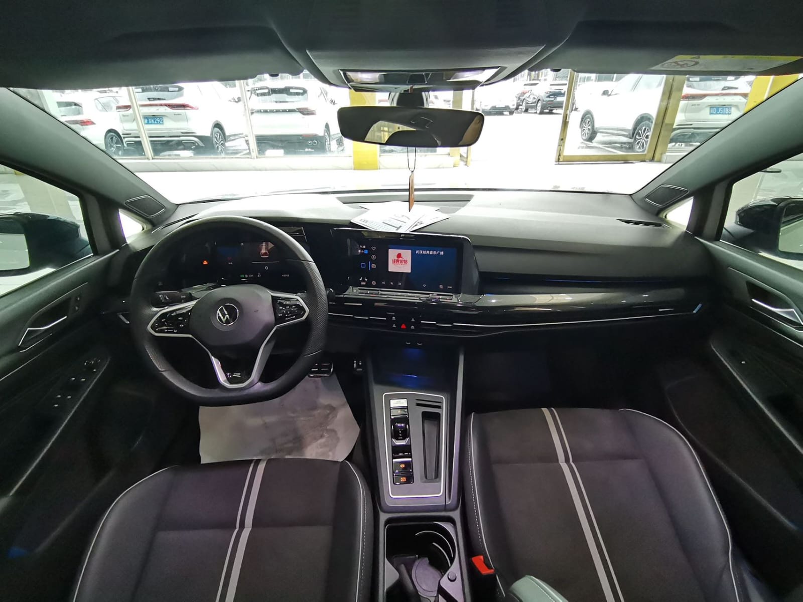 Volkswagen Golf 280 TSI DSG R-Line