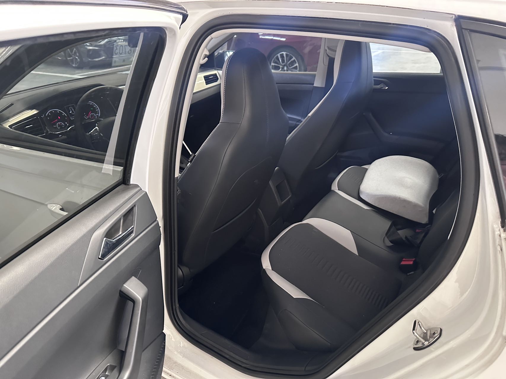 Volkswagen Polo Plus 1.5L